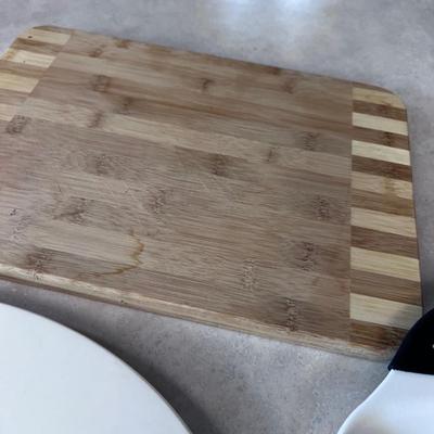 4 Cutting Boards: Bamboo and Plastic