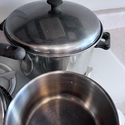 Cook Ware: Sauce Pans, Stock Pot and Fry Pants, Extra lid etc. 