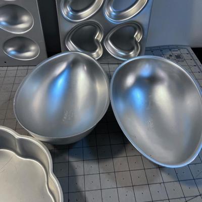 Tins and Cake Pans 