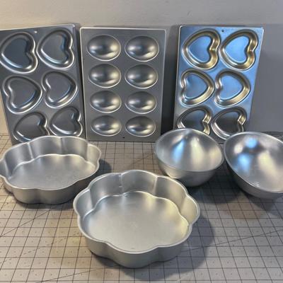 Tins and Cake Pans 