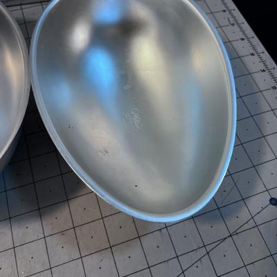 Tins and Cake Pans 