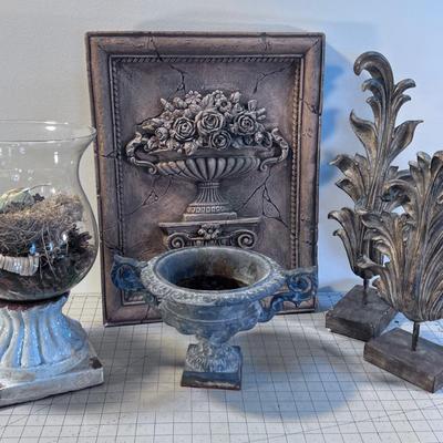 Rustic DÃ©cor Lot: Planter, Plaque and decor