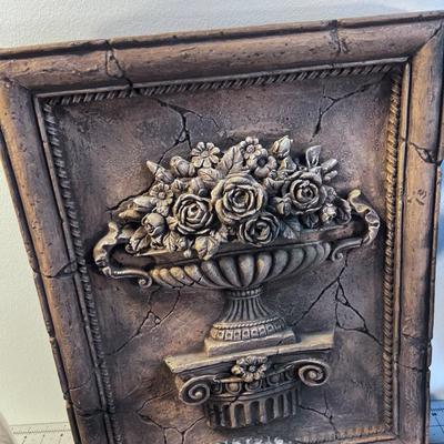 Rustic DÃ©cor Lot: Planter, Plaque and decor