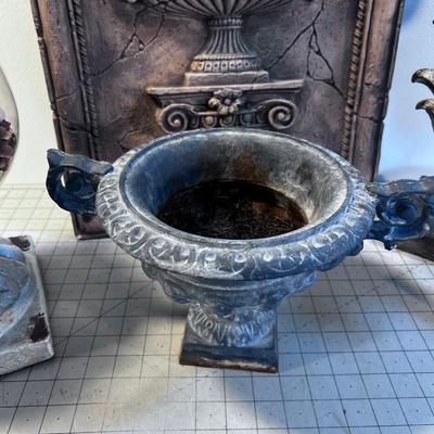 Rustic DÃ©cor Lot: Planter, Plaque and decor