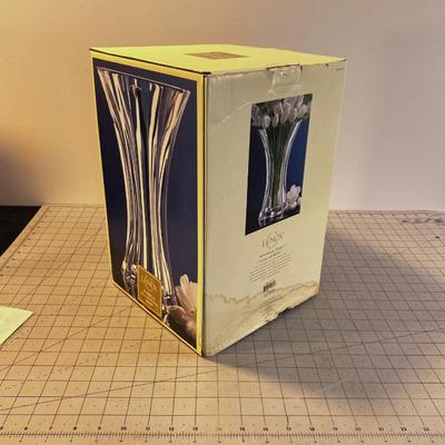 LENOX in BOX VASE
