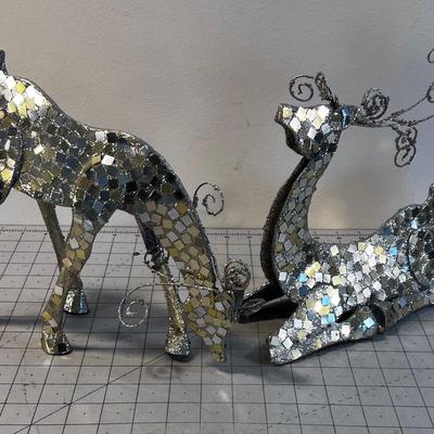 2 Reindeer