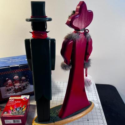 Christmas Item Carolers, Snowmen etc.