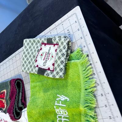 Holiday Towels 