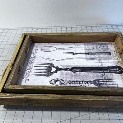 2 Serving trays, Wood