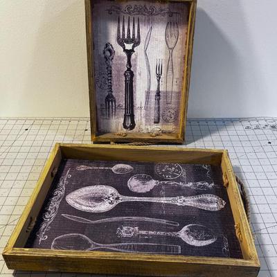 2 Serving trays, Wood