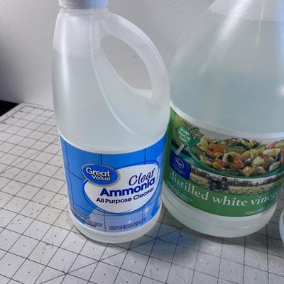 Ammonia and Vinegar for Cleaning or whatever