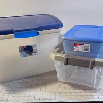 3 Storage tubs with lids