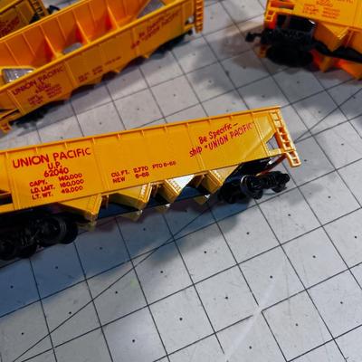 9 Union Pacific HOPPER Coal Cars
