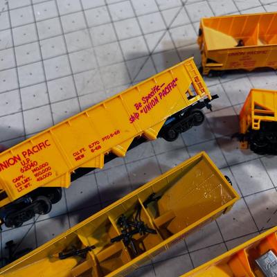 9 Union Pacific HOPPER Coal Cars