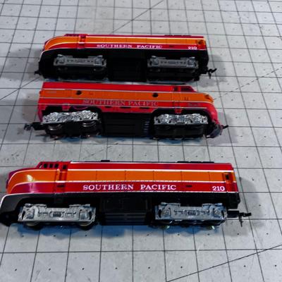 Southern Pacific Streamline Engines (3)