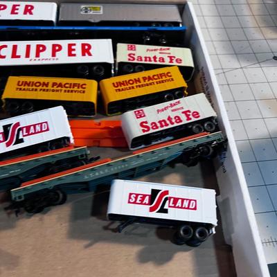 Tray of Flat Bed Tactor Trailer Haulers