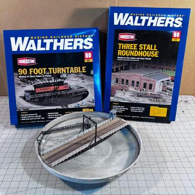 Ho Scale Turn Table and Round House