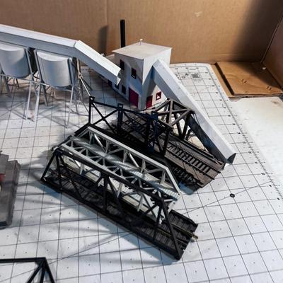 HO Scale Buildings: Factories and Bridges