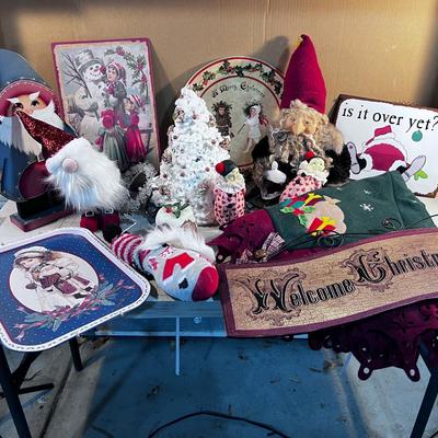 Large Christmas DÃ©cor Lot