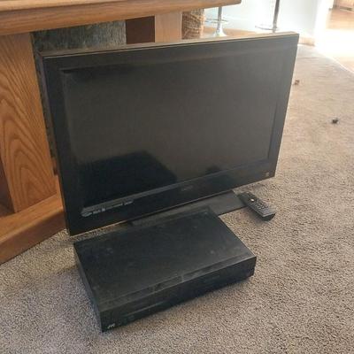 VIZIO 32" TV WITH REMOTE AND JVC COMB0 DVD/VHS PLAYER