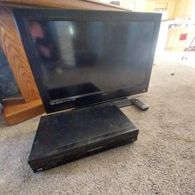 VIZIO 32" TV WITH REMOTE AND JVC COMB0 DVD/VHS PLAYER