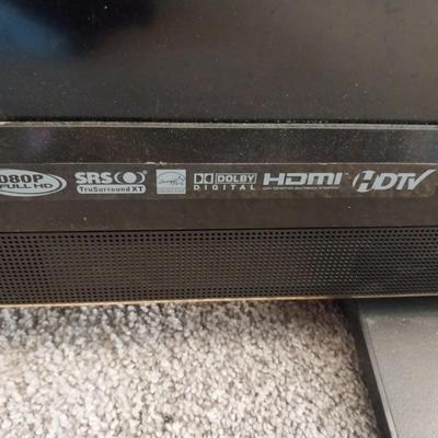 VIZIO 32" TV WITH REMOTE AND JVC COMB0 DVD/VHS PLAYER