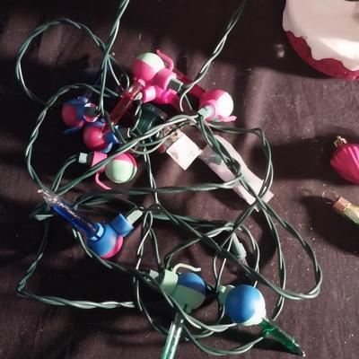 VERY NICE VINTAGE CHRISTMAS ITEMS