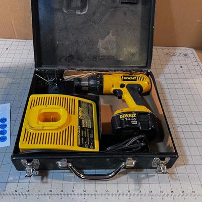 DeWalt 14.4 Cordless Drill with Battery and charger 