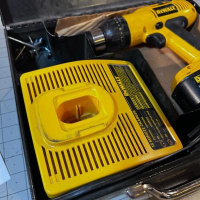 DeWalt 14.4 Cordless Drill with Battery and charger 