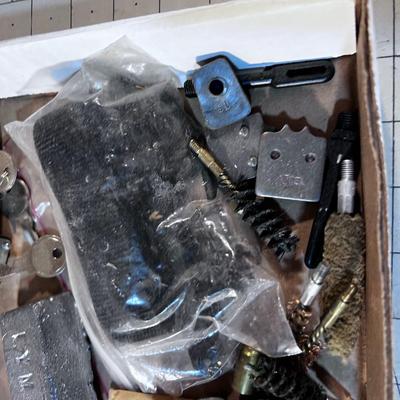 Another Mixed Tray of RELOADING And Gun Items