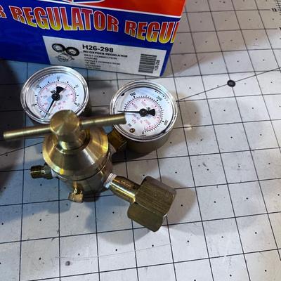 2 Pressure Regulators 