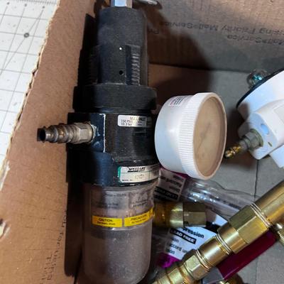 Filters and Chucks, Pressure Regulator 