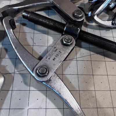 Wheel Pullers 