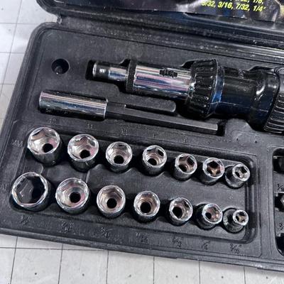 Screwdriver Bit and Socket Set