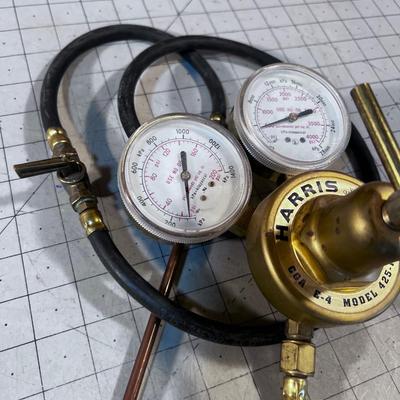Pressure Gauge for Charging Cooler or Air Conditioner