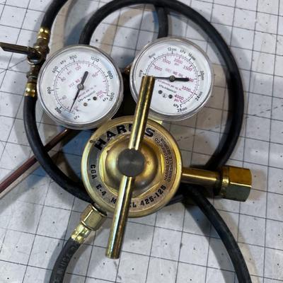 Pressure Gauge for Charging Cooler or Air Conditioner