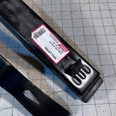 Stanley Wonder Bar and a Roll lifter 