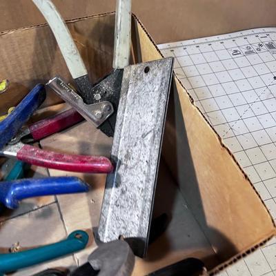 Duct Working Tools: Crimpers and Cutters