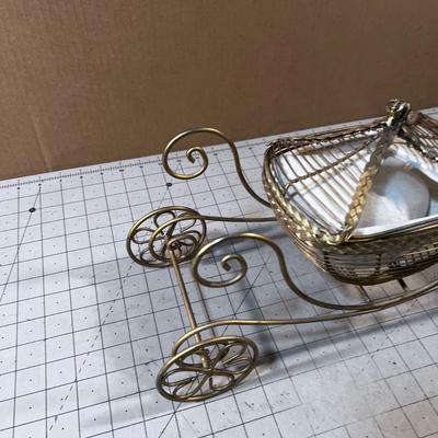 Wire Planter with Ceramic Insert Cinderella Carriage