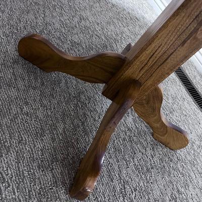 Table OAK 