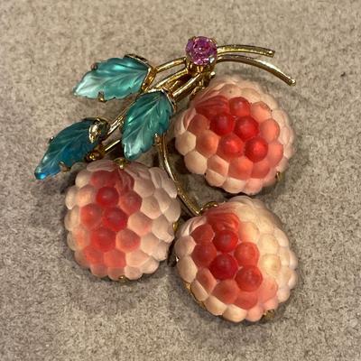 Vintage Peach color jewelry