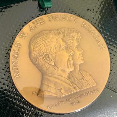 Large Coin In Case US Treasury Ron & Nancy Reagan