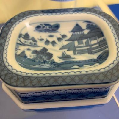 Commissioned Mottaheteh Porcelain Decorative China Lot