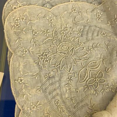 Table Lace Decoration From Tricia Nixon White House Wedding & Estate Bow Tie