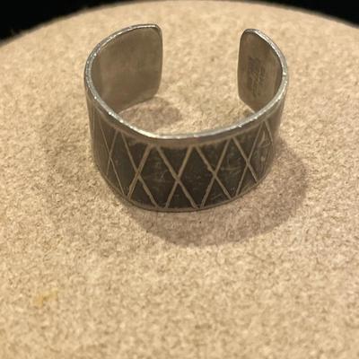 Ring made in Sheffield England