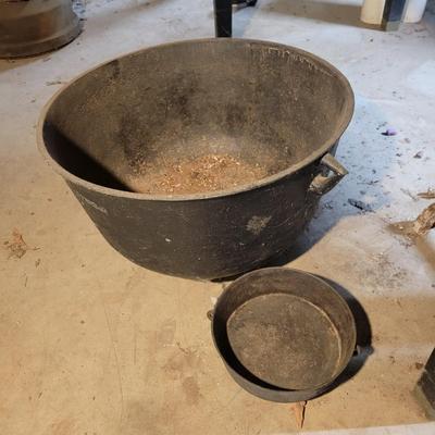 Cast Iron Kettle and Dutch Oven (BS1-DW)