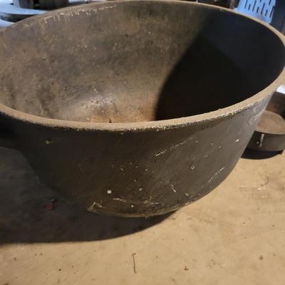 Cast Iron Kettle and Dutch Oven (BS1-DW)