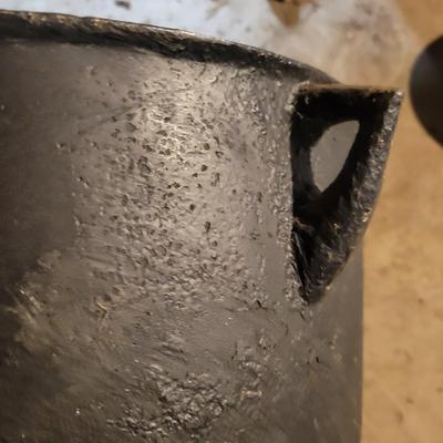 Cast Iron Kettle and Dutch Oven (BS1-DW)