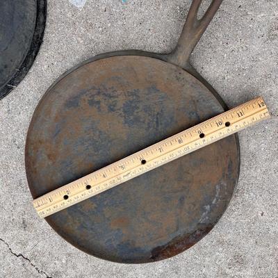 2 Wagner griddles