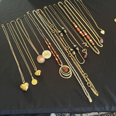 Bold & Gold: 60+ Pieces of Jewelry (B3-RG)